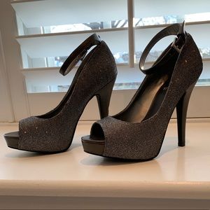 Guess size 7 heels with ankle strap